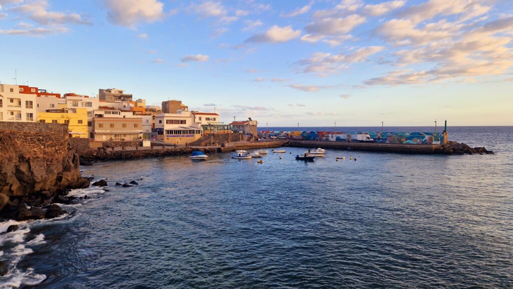 los abrigos during sunset