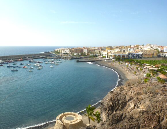 Playa San Juan: A Family‑Friendly Coastal Town with Easy‑Access Beaches