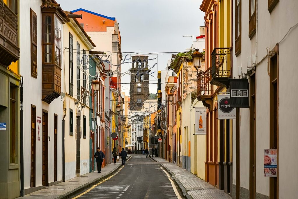 barevné ulice v la laguně tenerife