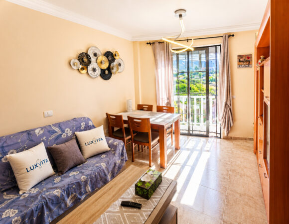Světlý 2pokojový byt s garáží a úložným prostorem ve Valle San Lorenzo, jižní Tenerife